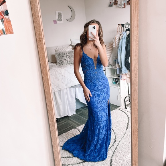 La Femme Blue Sparkle Prom Dress!! - Picture 2 of 15